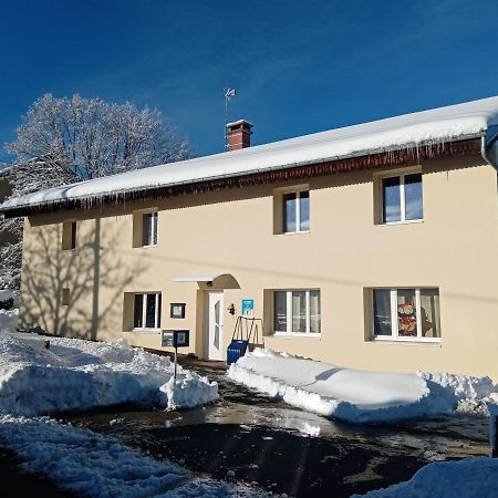 Les P'Tites Pistes Bed & Breakfast Chaux-des-Pres Exterior photo
